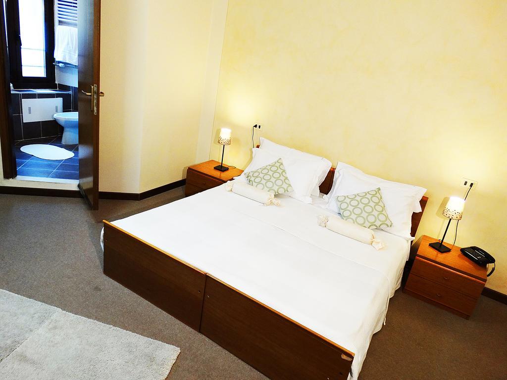 Hotel Milano Iseo Bagian luar foto