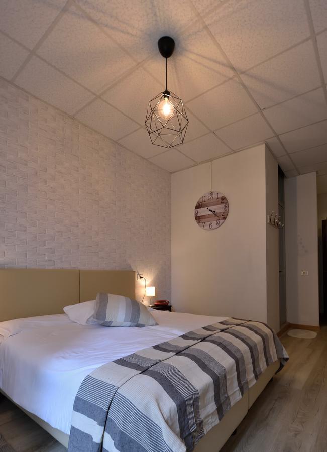 Hotel Milano Iseo Bagian luar foto