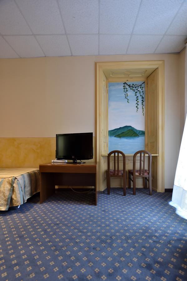 Hotel Milano Iseo Bagian luar foto